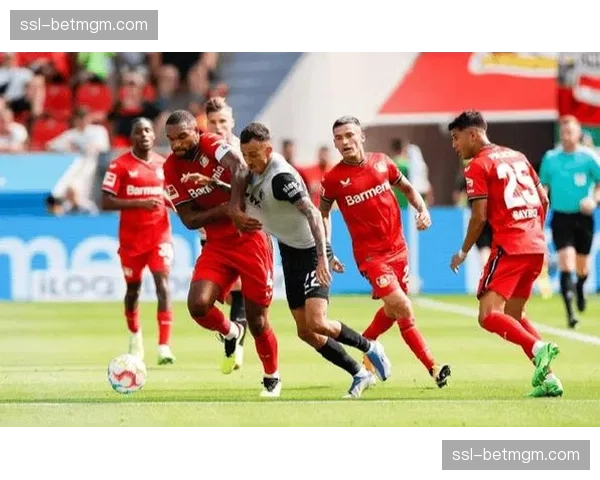 奥格斯堡2-1逆转霍芬海姆，客队全场控球占优但传中落点大多被解围